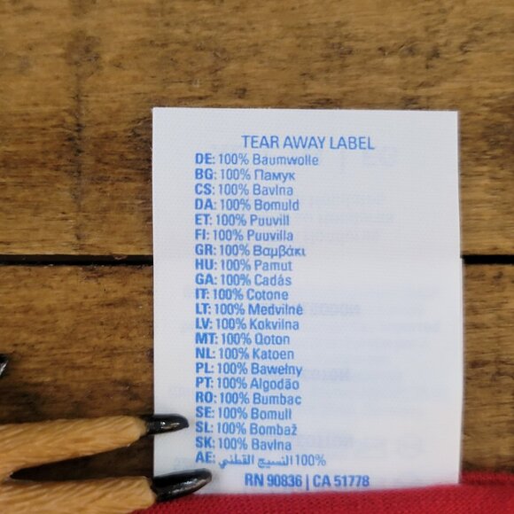 NWOT Red with Black Cat and Text Short-Sleeved Tee-Shirt - XL, *FAN FAVO… - Picture 4 of 7